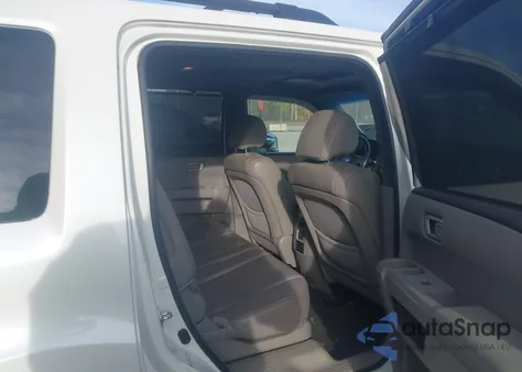 2013 Honda Pilot Touring z USA, uszkodzony, nr VIN 5FNYF4H93DB031584